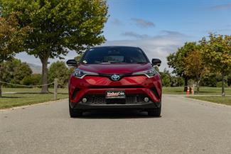 2017 Toyota C-HR - Thumbnail