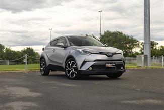 2017 Toyota C-HR - Thumbnail