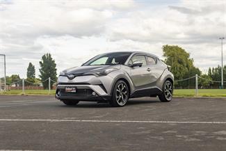 2017 Toyota C-HR - Thumbnail