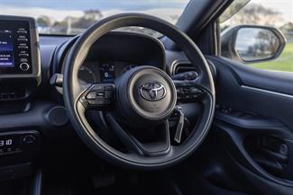 2020 Toyota Yaris - Thumbnail