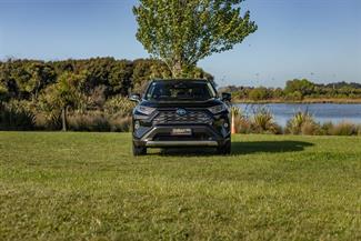 2019 Toyota RAV4 - Thumbnail