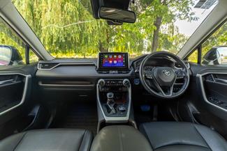 2019 Toyota RAV4 - Thumbnail