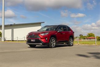 2019 Toyota RAV4 - Thumbnail