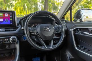 2019 Toyota RAV4 - Thumbnail