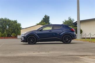 2020 Toyota C-HR - Thumbnail