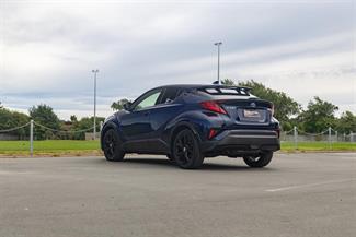 2020 Toyota C-HR - Thumbnail