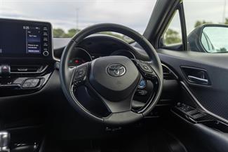 2020 Toyota C-HR - Thumbnail