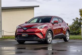 2017 Toyota C-HR - Thumbnail