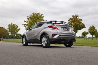 2020 Toyota C-HR - Thumbnail