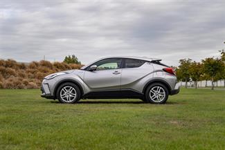 2020 Toyota C-HR - Thumbnail