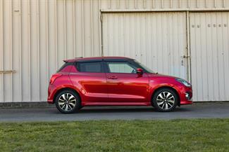 2017 Suzuki Swift - Thumbnail