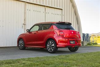 2017 Suzuki Swift - Thumbnail