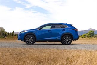 2016 Lexus NX300H - Thumbnail