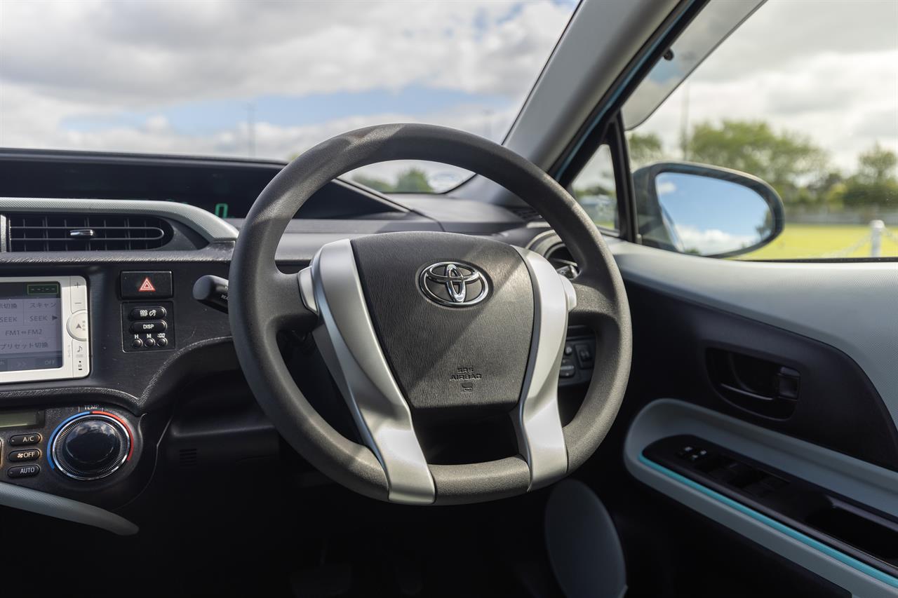 2012 Toyota AQUA