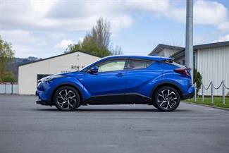 2018 Toyota C-HR - Thumbnail