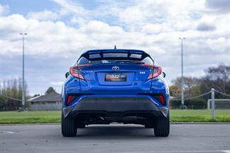 2018 Toyota C-HR - Thumbnail