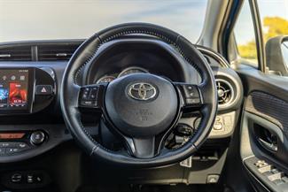 2017 Toyota Yaris - Thumbnail