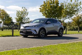 2017 Toyota C-HR - Thumbnail