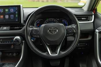 2020 Toyota RAV4 - Thumbnail